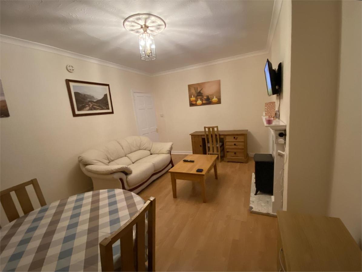 Private Lounge And Double Room 基尔温宁 外观 照片