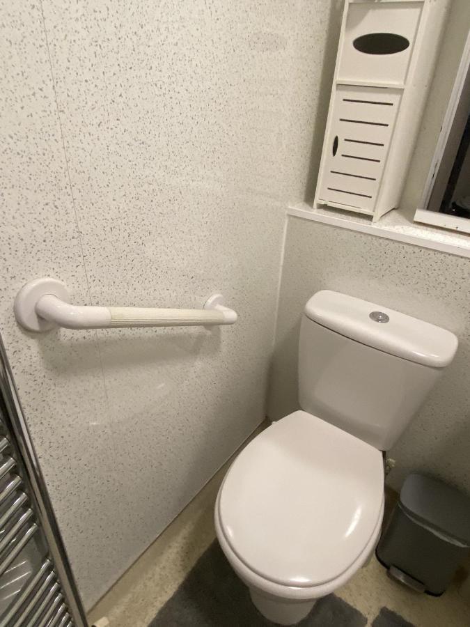 Private Lounge And Double Room 基尔温宁 外观 照片